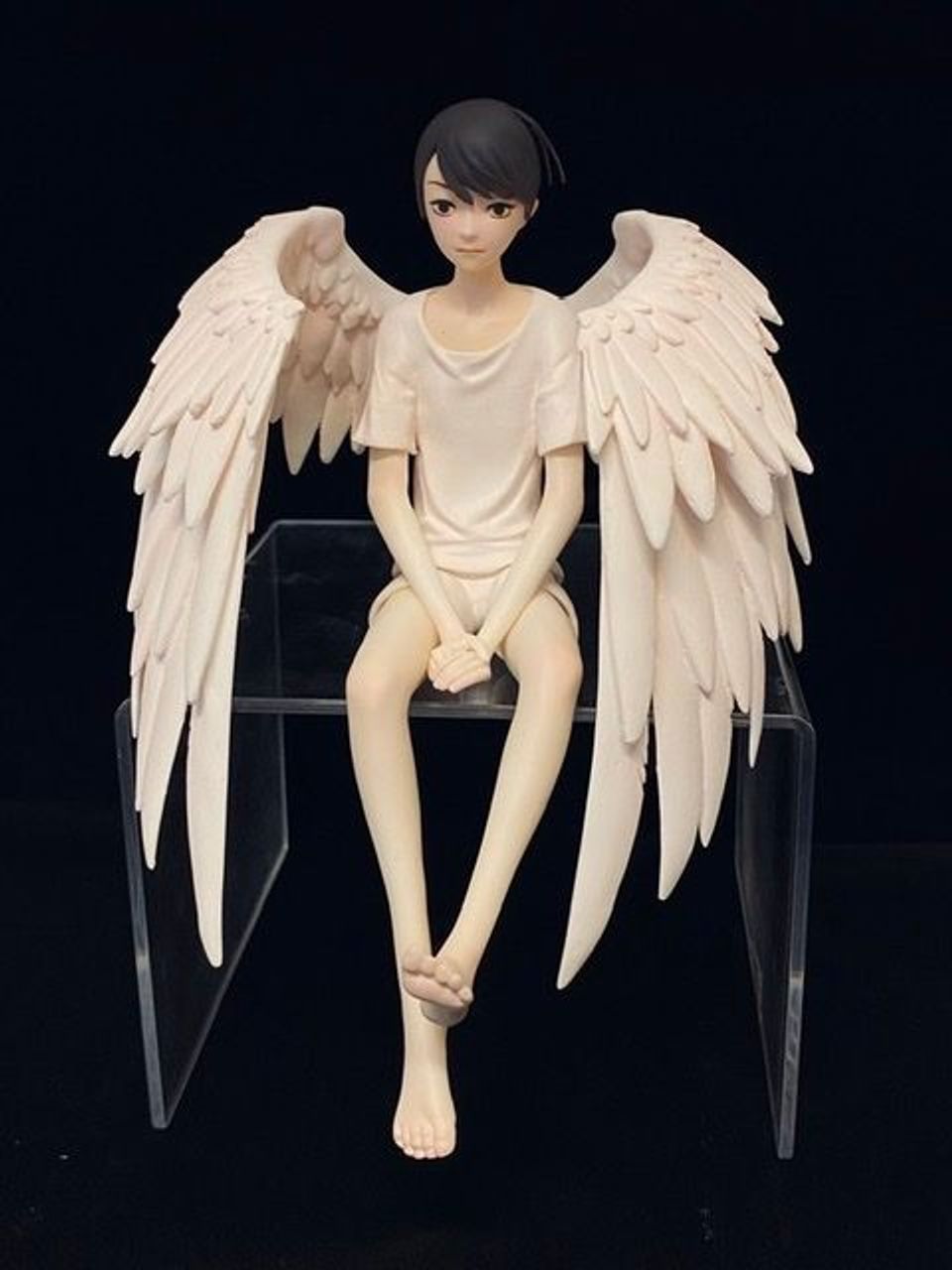 One room angel figure